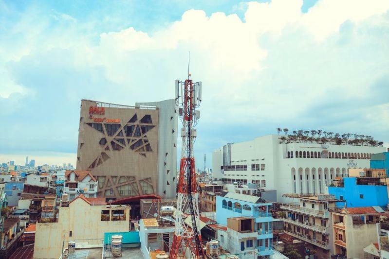 Phuong Linh Hotel Hô Chi Minh-Ville Extérieur photo